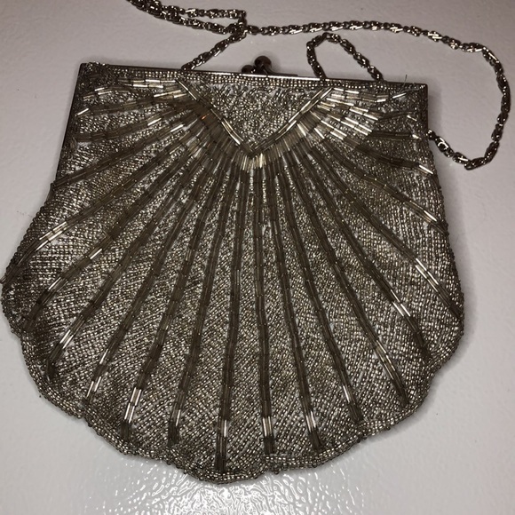 Preston & York Sequin Silver Shell Shaped Evening Clutch with Chain Strap - Picture 6 of 8